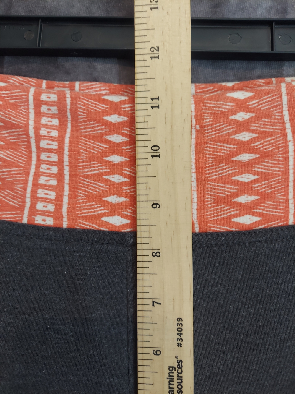 Mix & Co Women's Capri Leggings XL Gray with Coral Printed Waistband - Picture 7 of 8
